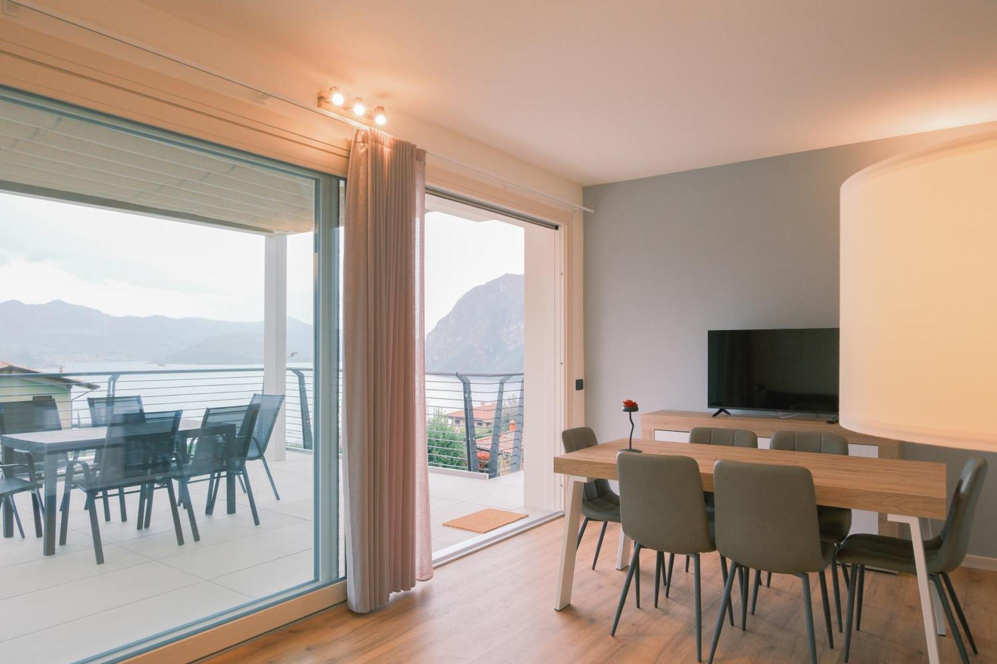 Costa Blu - Terrace Overlooking The Lake & Pool Riva di Solto Exteriör bild