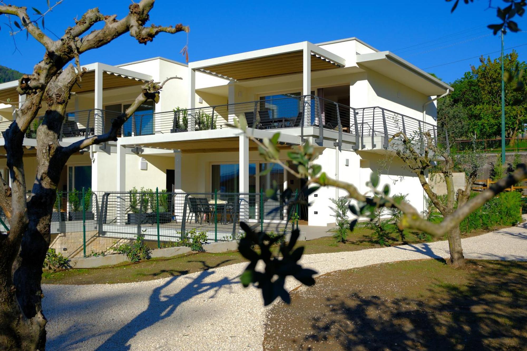 Costa Blu - Terrace Overlooking The Lake & Pool Riva di Solto Exteriör bild