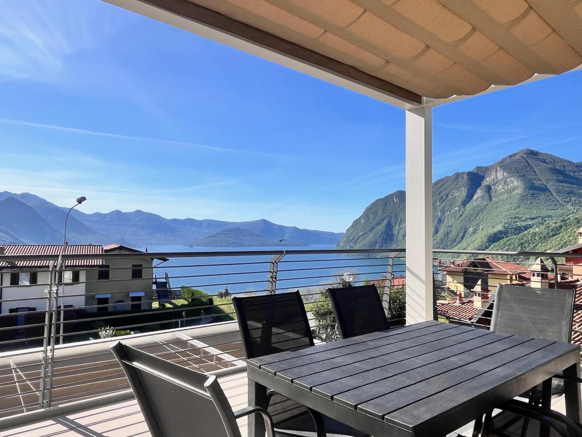 Costa Blu - Terrace Overlooking The Lake & Pool Riva di Solto Exteriör bild