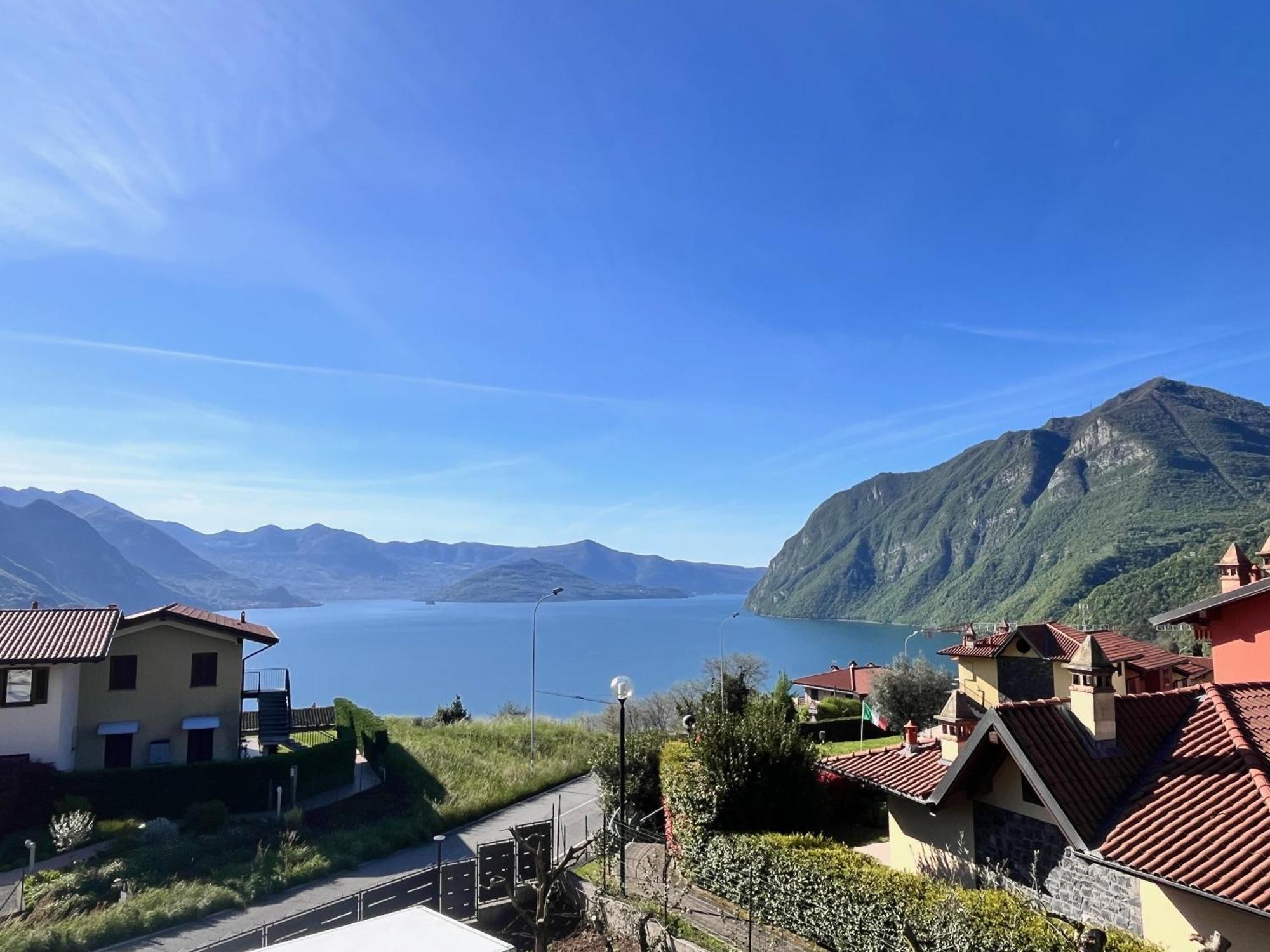 Costa Blu - Terrace Overlooking The Lake & Pool Riva di Solto Exteriör bild