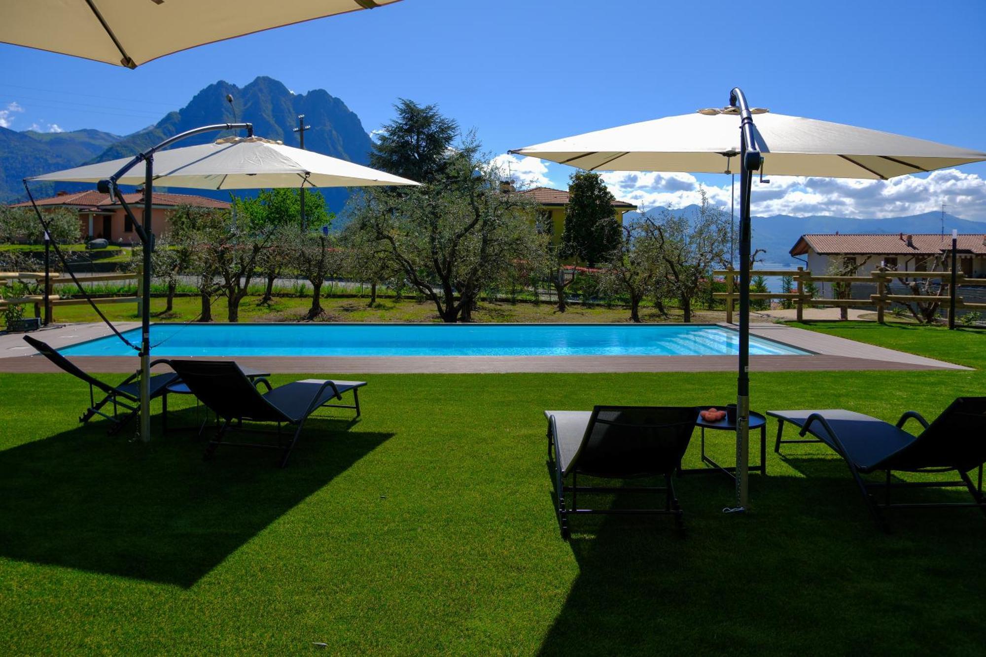 Costa Blu - Terrace Overlooking The Lake & Pool Riva di Solto Exteriör bild