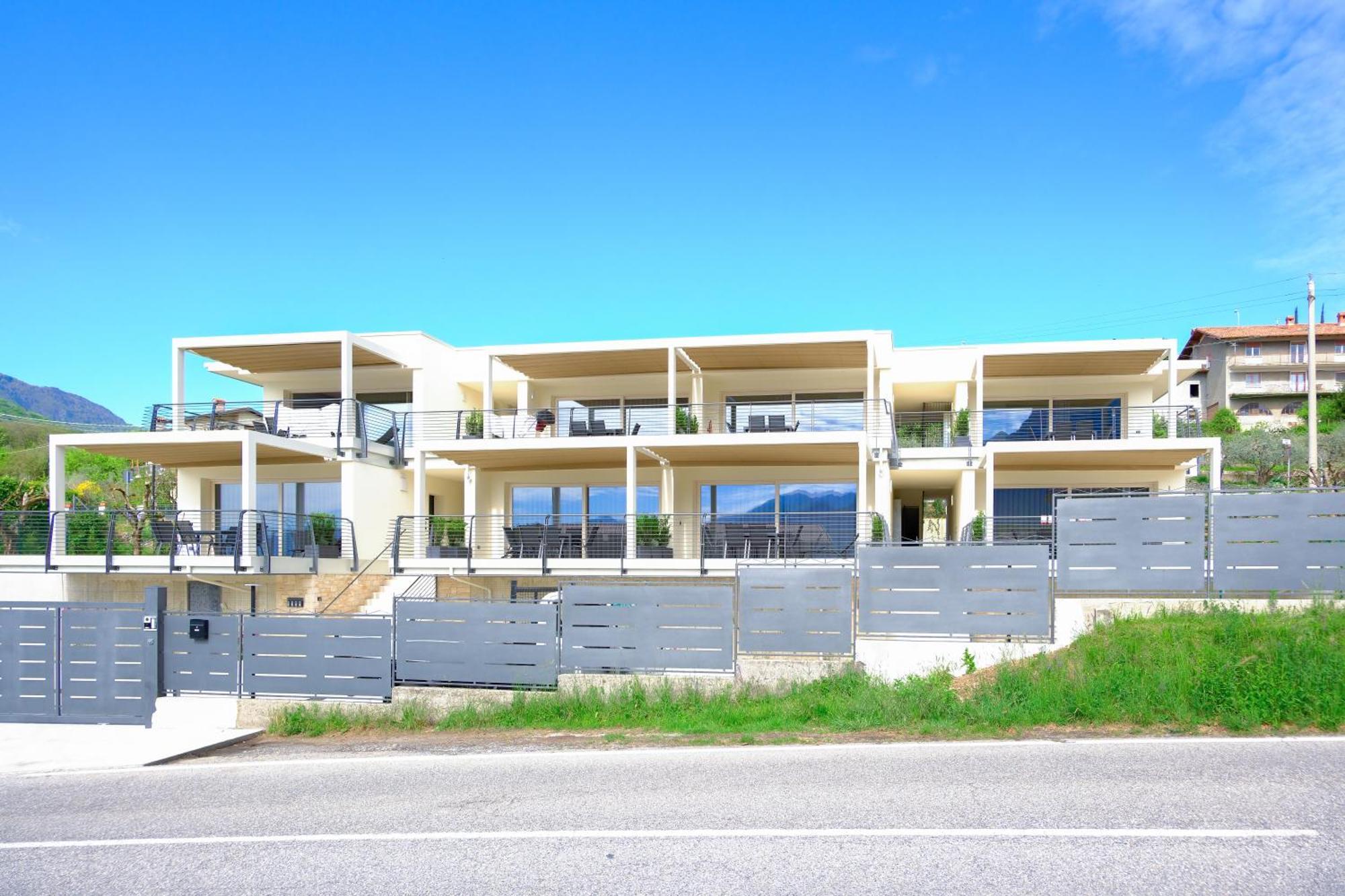 Costa Blu - Terrace Overlooking The Lake & Pool Riva di Solto Exteriör bild