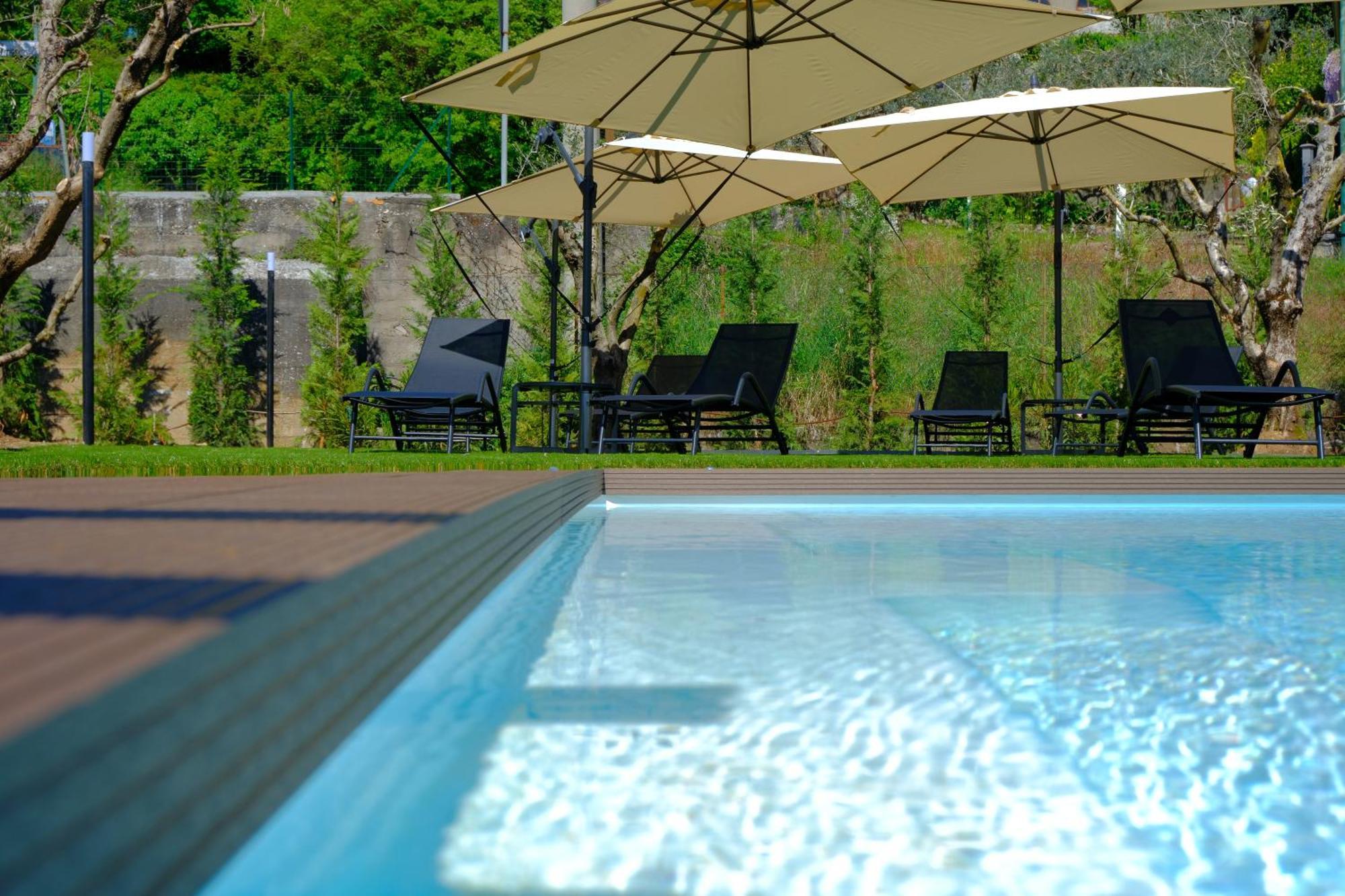 Costa Blu - Terrace Overlooking The Lake & Pool Riva di Solto Exteriör bild