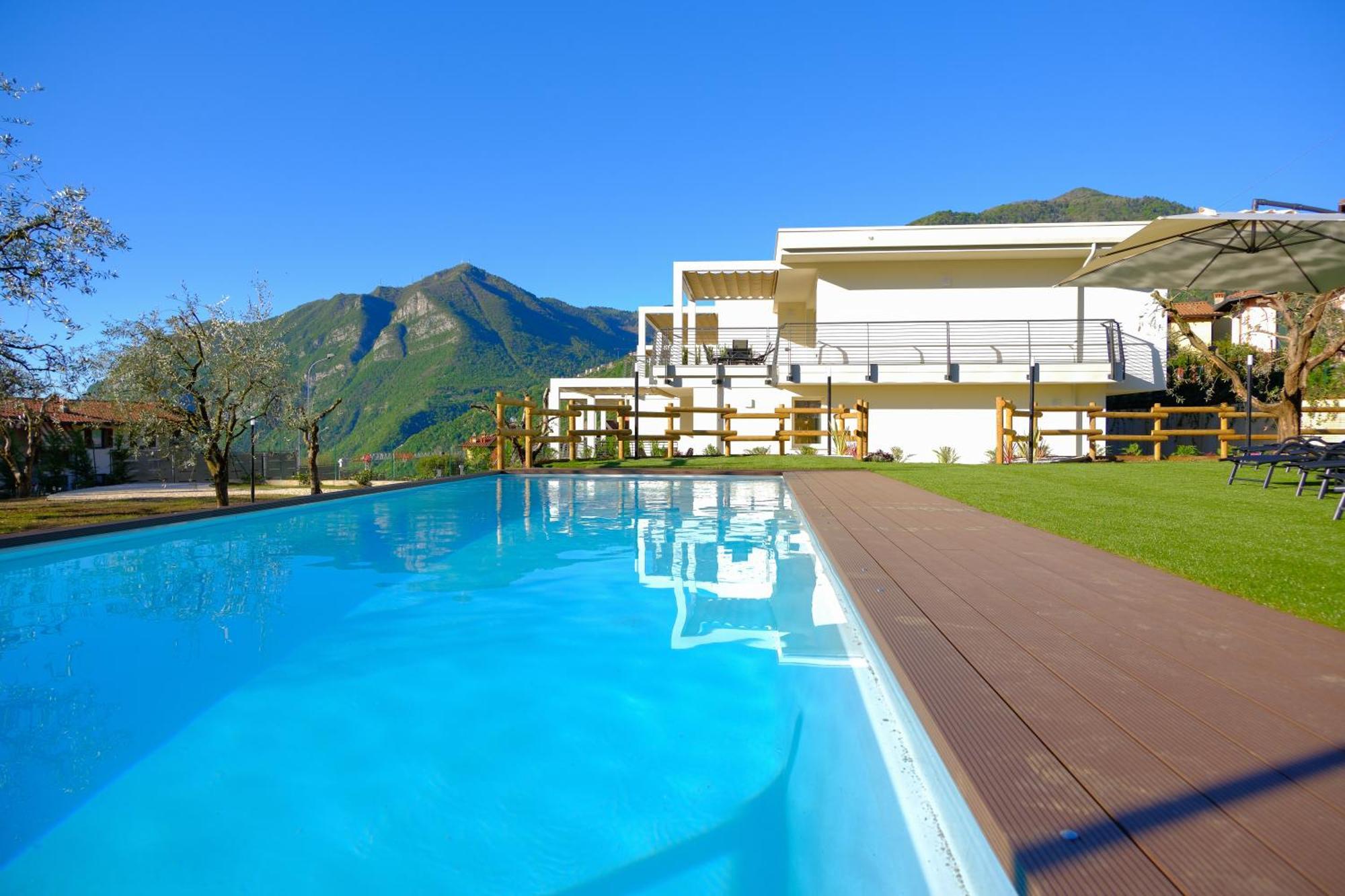 Costa Blu - Terrace Overlooking The Lake & Pool Riva di Solto Exteriör bild