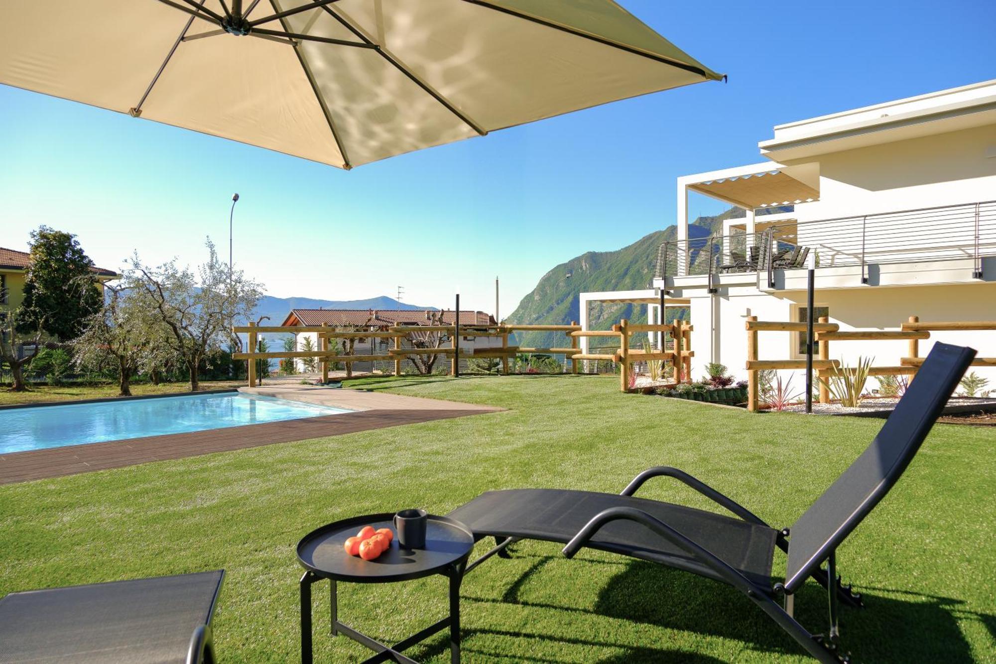 Costa Blu - Terrace Overlooking The Lake & Pool Riva di Solto Exteriör bild
