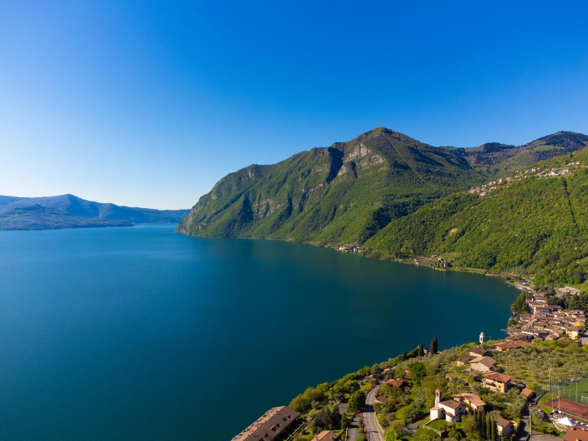 Costa Blu - Terrace Overlooking The Lake & Pool Riva di Solto Exteriör bild