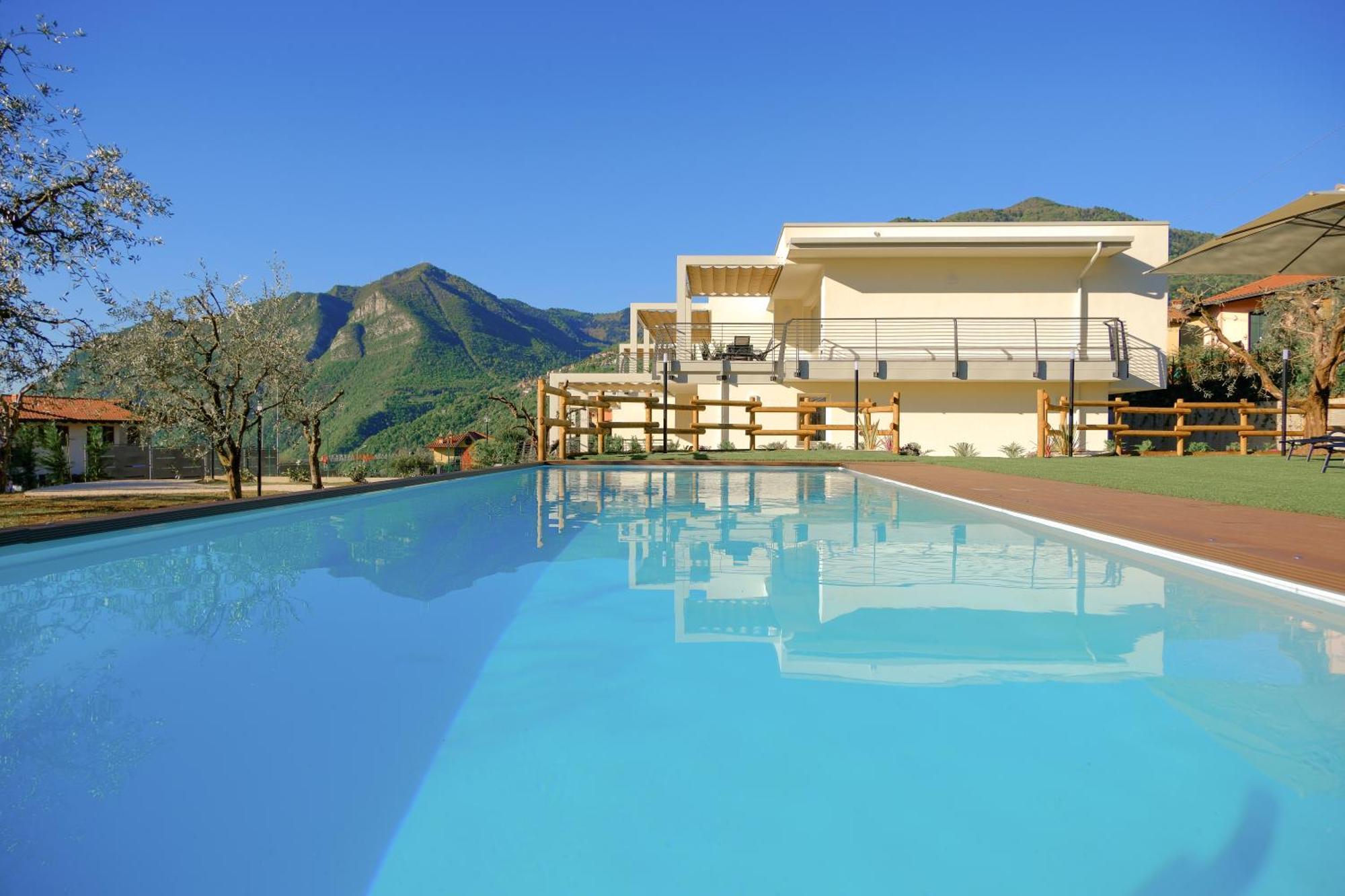 Costa Blu - Terrace Overlooking The Lake & Pool Riva di Solto Exteriör bild